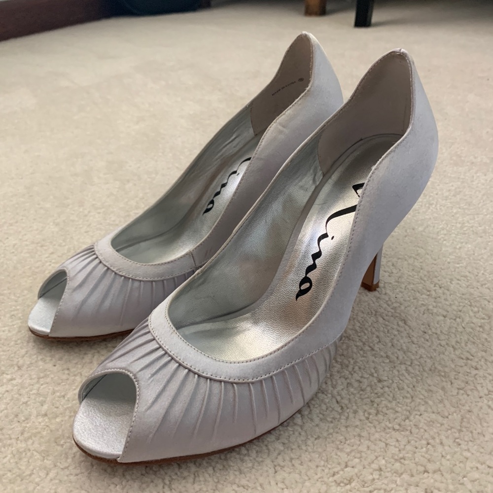 Nina Heels (Size 9)